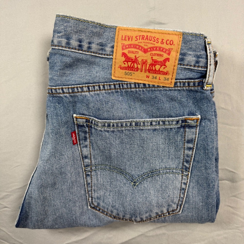 Levis 505 Regular Fit Straight‎ Leg Jeans Mens 34x34 (32x32) Med Wash Blue Denim